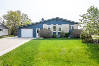 Photo 1: 2 Roselawn Bay in Niverville: R07 Residential for sale : MLS®# 1913789