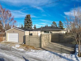 Photo 6: 1635 47 Street SW in Calgary: Westgate Detached for sale : MLS®# A2099608