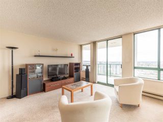 Photo 5: 1804 121 TENTH Street in New Westminster: Uptown NW Condo for sale in "VISTA ROYALE" : MLS®# R2469660