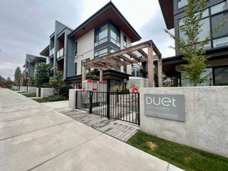 Photo 1: 107 708 LEA Avenue in Coquitlam: Coquitlam West Townhouse for sale in "DUET II CITYHOMES" : MLS®# R2811540