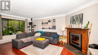 Photo 7: A 930 Old Esquimalt Rd in Esquimalt: House for sale : MLS®# 961763