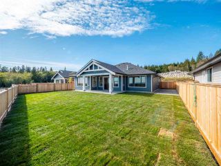 Photo 17: 5626 KINGBIRD Crescent in Sechelt: Sechelt District House for sale in "SilverStone Heights Phase2" (Sunshine Coast)  : MLS®# R2410209