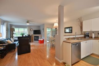 Photo 4: 44 735 PARK Road in Gibsons: Gibsons & Area Townhouse for sale in "SHERWOOD GROVE" (Sunshine Coast)  : MLS®# R2375675