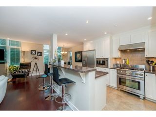 Photo 3: 102 14824 NORTH BLUFF Road: White Rock Condo for sale in "The Belaire" (South Surrey White Rock)  : MLS®# R2247424