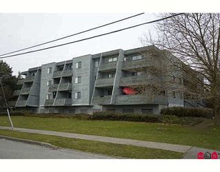 Photo 1: 205 17661 58A Avenue in Surrey: Cloverdale BC Condo for sale in "WYNDHAM ESTATES" (Cloverdale)  : MLS®# F2906679