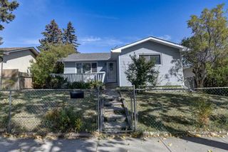 Photo 1: 6024 4 Street NE in Calgary: Thorncliffe Detached for sale : MLS®# A2003240