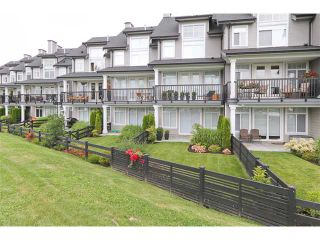 Photo 10: 30 19490 FRASER Way in Pitt Meadows: South Meadows Townhouse for sale in "KINGFISHER" : MLS®# V901912