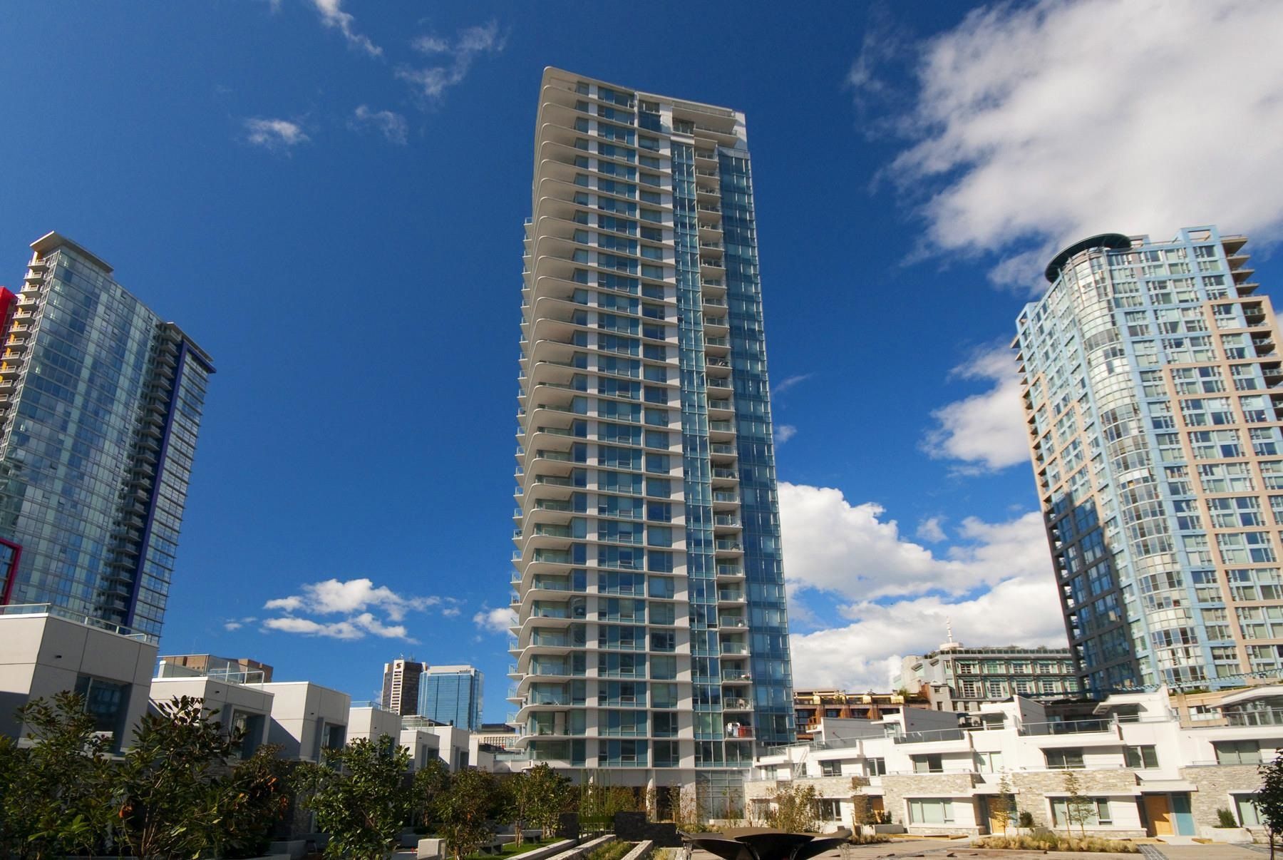 Main Photo: 1808 188 KEEFER Place in Vancouver: Downtown VW Condo for sale in "ESPANA 2 - TOWER B" (Vancouver West)  : MLS®# R2682221