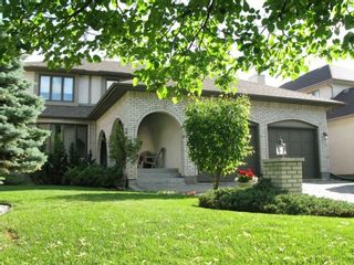 Photo 1: 226 Tweedsmuir Road in Winnipeg: River Heights / Tuxedo / Linden Woods Residential for sale (South Winnipeg)  : MLS®# 1314742
