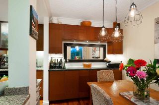 Photo 16: 205 2100 W 3RD Avenue in Vancouver: Kitsilano Condo for sale in "Panora Place" (Vancouver West)  : MLS®# R2387514