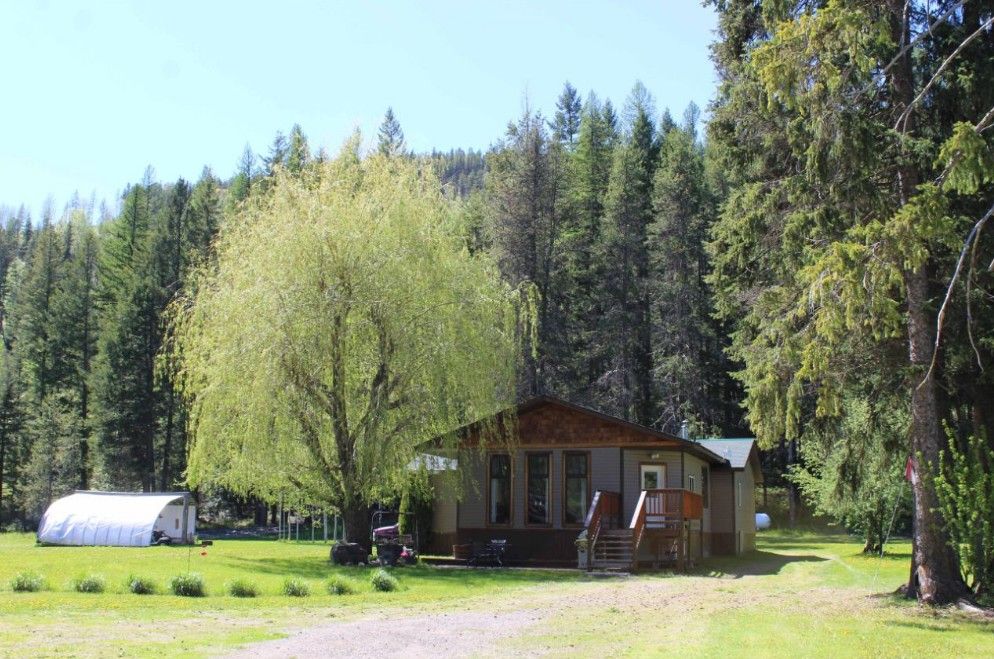 Main Photo: 2117 HIGHWAY 3/95 in Cranbrook: South of Moyie House for sale (Cranbrook Lakes)  : MLS®# 2452166