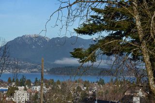 Photo 2: 3820 W West 13th Avenue in Vancouver: Point Grey House for sale : MLS®# v1043795