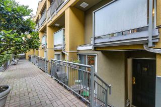 Photo 3: 30 795 W 8TH Avenue in Vancouver: Fairview VW Townhouse for sale in "Dover Pointe" (Vancouver West)  : MLS®# R2281073