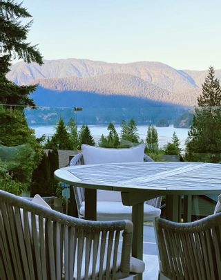 Photo 2: 1995 CLIFFWOOD Road in North Vancouver: Deep Cove House for sale : MLS®# R2815458