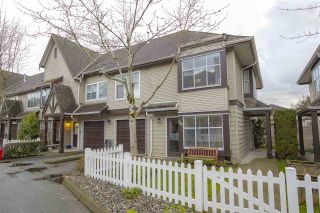Photo 1: 104 12099 237 Street in Maple Ridge: East Central Townhouse for sale in "GABRIOLA" : MLS®# R2436710