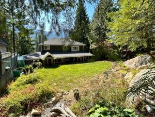 Photo 3: 40034 PLATEAU Drive in Squamish: Plateau House for sale : MLS®# R2811326