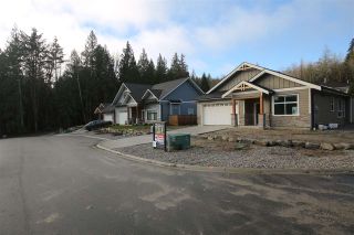 Photo 3: 6067 HEARTWOOD Place in Sechelt: Sechelt District House for sale in "THE WOODLANDS" (Sunshine Coast)  : MLS®# R2510671