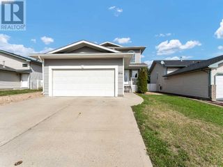 Photo 2: 814 Spruce Way SE in Medicine Hat: House for sale : MLS®# A2080424
