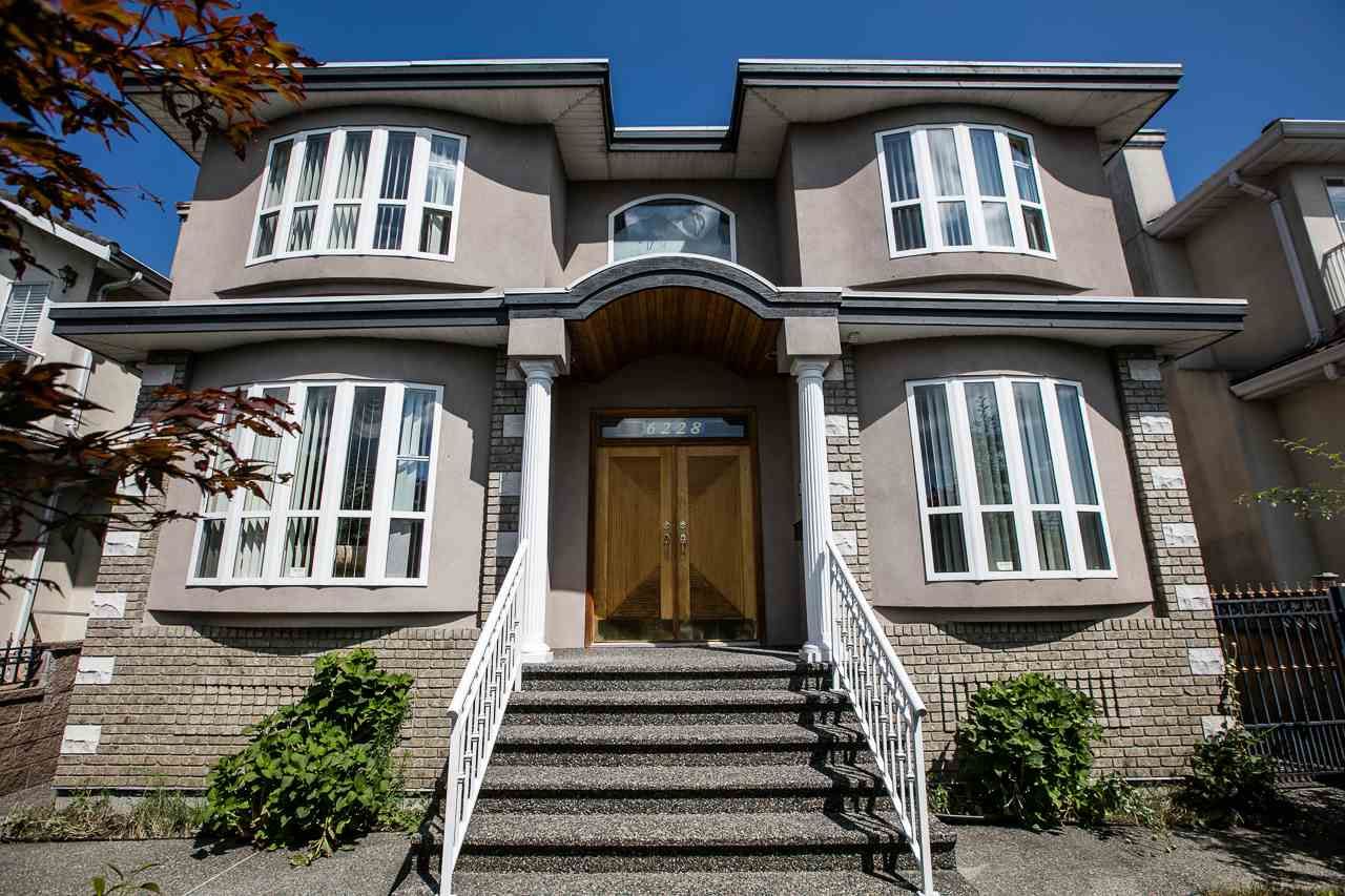 Main Photo: 6228 DOMAN Street in Vancouver: Killarney VE House for sale (Vancouver East)  : MLS®# R2186652
