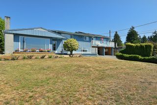 Photo 2: 4798 WHITAKER Road in Sechelt: Sechelt District House for sale (Sunshine Coast)  : MLS®# R2716762