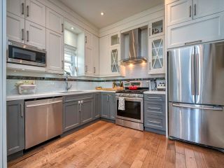 Photo 9: 1 1136 E PENDER Street in Vancouver: Strathcona Townhouse for sale in "Stratacona Gardens" (Vancouver East)  : MLS®# R2761247
