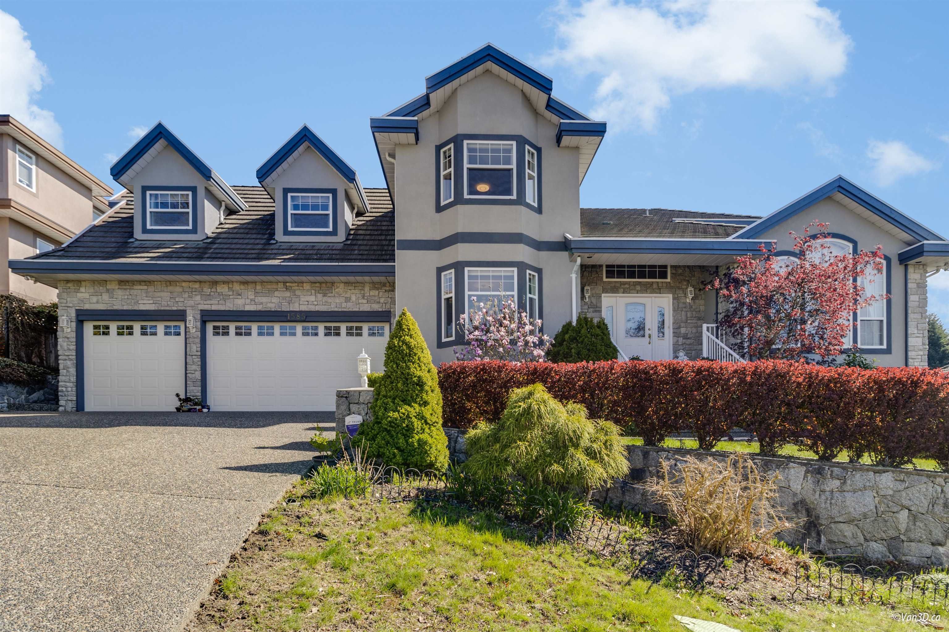 Main Photo: 1585 PARKWAY Boulevard in Coquitlam: Westwood Plateau House for sale : MLS®# R2870618