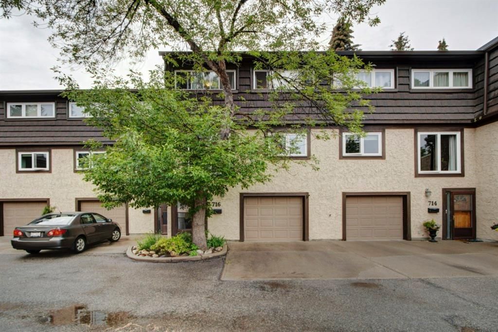 Main Photo: 716 3130 66 Avenue SW in Calgary: Lakeview Row/Townhouse for sale : MLS®# A1239648