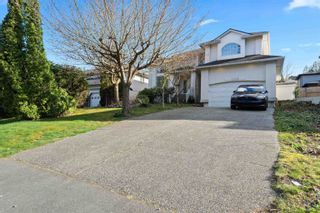 Photo 2: 20576 GRADE Crescent in Langley: Langley City House for sale : MLS®# R2863841