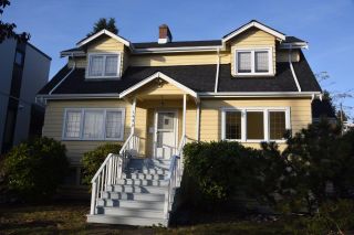 Main Photo: 1405 Kings Avenue in West Vancouver: Ambleside House for rent