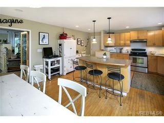 Photo 7: 742 Haliburton Rd in VICTORIA: SE Cordova Bay House for sale (Saanich East)  : MLS®# 723676