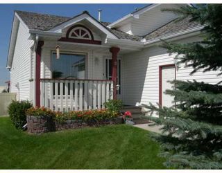 Photo 2: 8 WOODSIDE Mews NW: Airdrie Residential Detached Single Family for sale : MLS®# C3381742