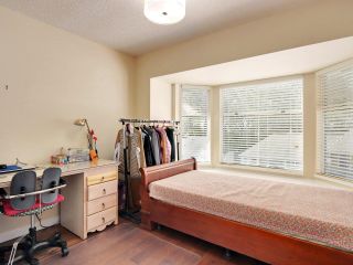 Photo 12: 9285 GOLDHURST Terrace in Burnaby: Forest Hills BN Townhouse for sale in "Copper Hill" (Burnaby North)  : MLS®# R2716304