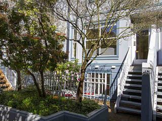 Photo 2: 5 877 W 7TH Avenue in Vancouver: Fairview VW Townhouse for sale in "Emerald Court" (Vancouver West)  : MLS®# V1119210