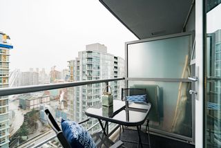 Photo 15: 2806 131 REGIMENT Square in Vancouver: Downtown VW Condo for sale in "Spectrum 3" (Vancouver West)  : MLS®# R2432087