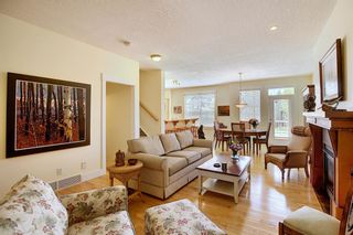 Photo 5: 45 Discovery Heights SW in Calgary: Discovery Ridge Row/Townhouse for sale : MLS®# A1109314