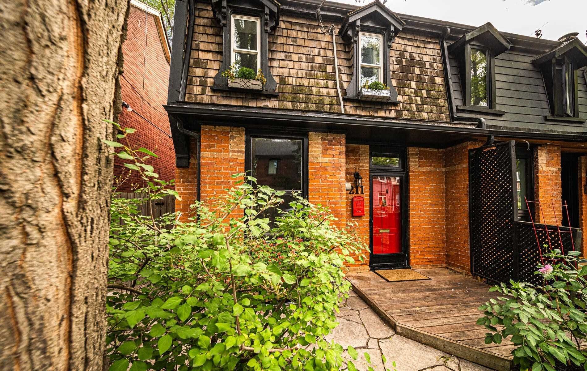 Main Photo: 211 Hamilton Street in Toronto: South Riverdale House (2-Storey) for sale (Toronto E01)  : MLS®# E5369251