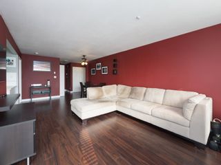 Photo 6: 209 6390 196 Street in Langley: Willoughby Heights Condo for sale in "Willow Gate" : MLS®# R2195681