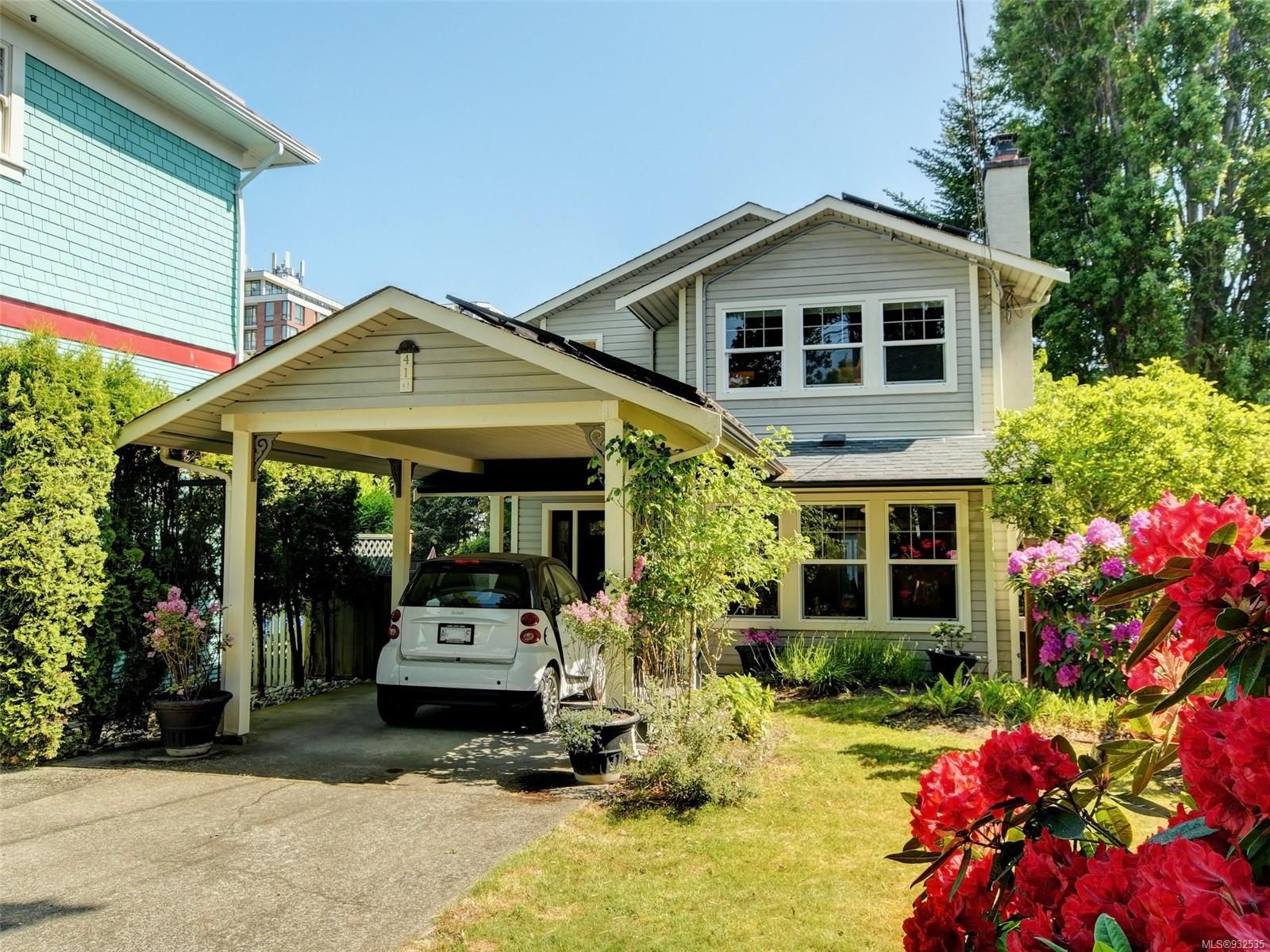 Main Photo: 410 Superior St in Victoria: Vi James Bay House for sale : MLS®# 932535