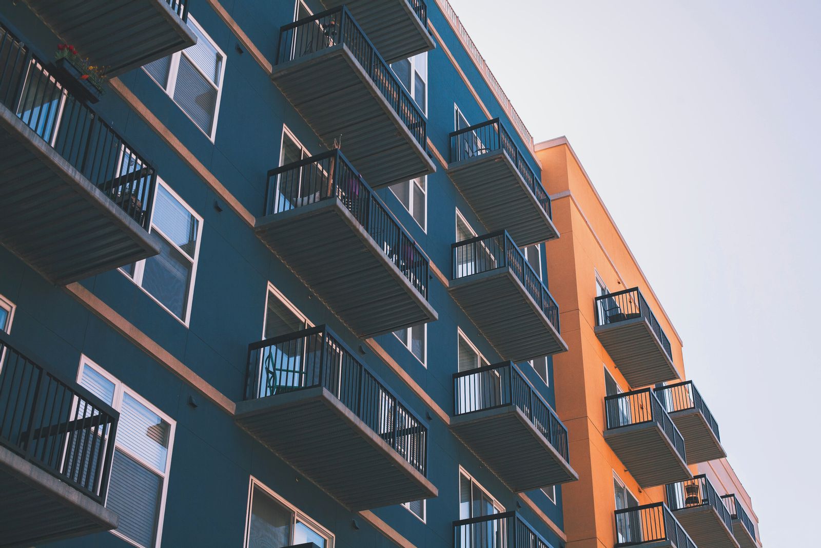 How to Choose Which Multifamily Property to Invest in and When