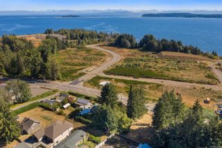 Photo 4: 5429 S Island Hwy in Union Bay: CV Union Bay/Fanny Bay House for sale (Comox Valley)  : MLS®# 913788