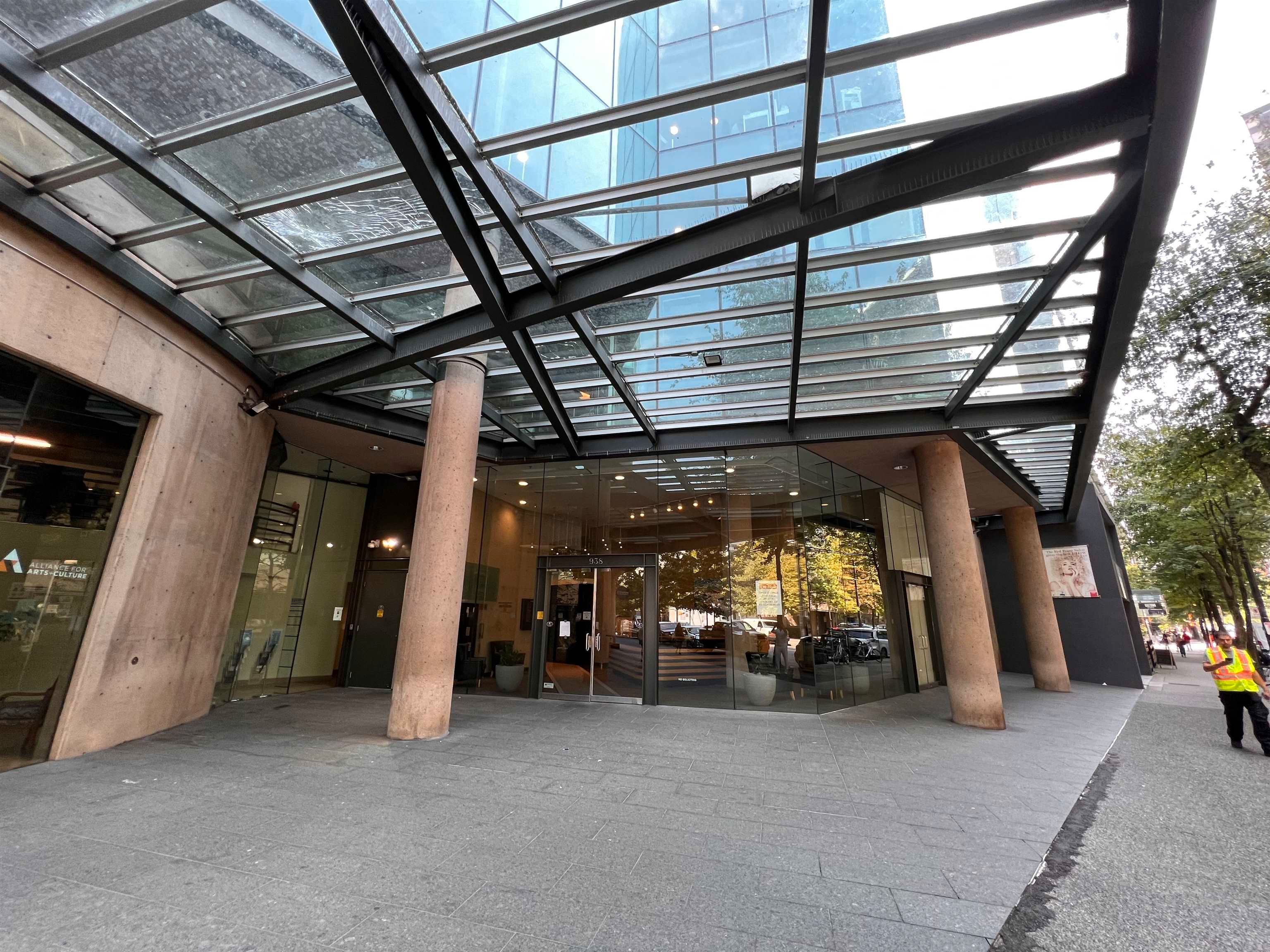 Main Photo: 719 938 HOWE Street in Vancouver: Downtown VW Office for sale in "Pacific Place" (Vancouver West)  : MLS®# C8045955