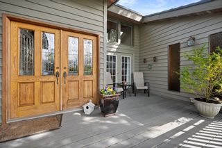 Photo 3: 262 52 Street in Delta: Pebble Hill House for sale in "PEBBLE HILL" (Tsawwassen)  : MLS®# R2871927