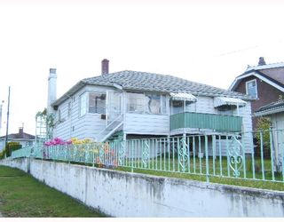Photo 3: 4011 SLOCAN Street in Vancouver: Renfrew Heights House for sale in "RENFREW HEIGHTS" (Vancouver East)  : MLS®# V647351