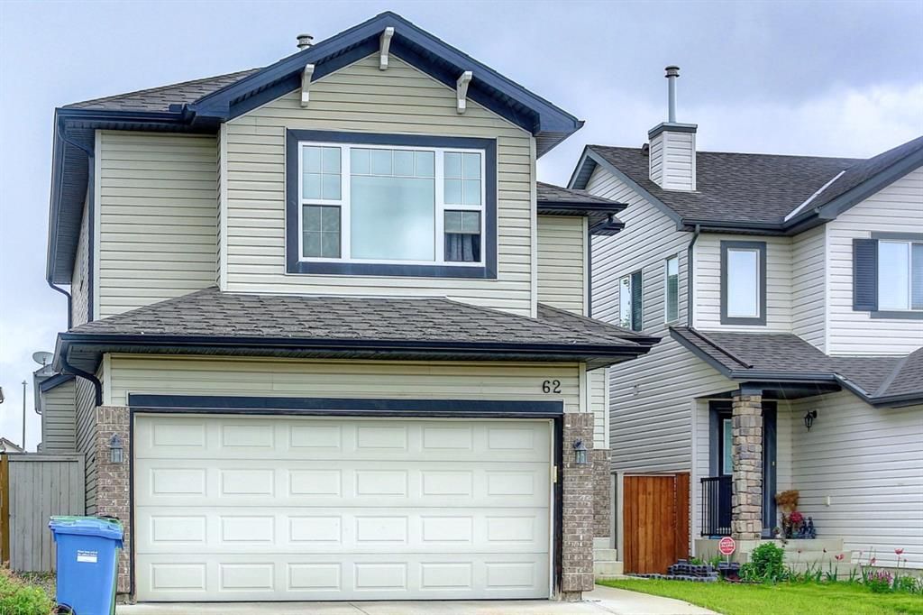 Main Photo: 62 Everglen Crescent SW in Calgary: Evergreen Detached for sale : MLS®# A1233211