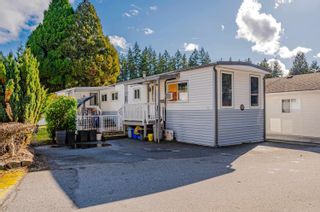 Photo 1: 16 9080 198 Street in Langley: Walnut Grove Manufactured Home for sale in "FOREST GREEN ESTATES" : MLS®# R2759572