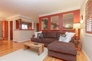 Photo 3: 2221 Amherst Avenue in Sidney: House for sale : MLS®# 388787