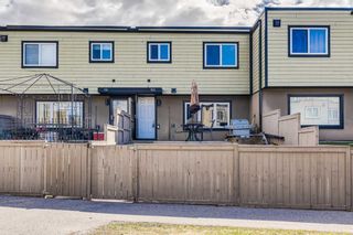Photo 1: 152 3809 45 Street SW in Calgary: Glenbrook Row/Townhouse for sale : MLS®# A2125368