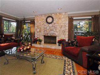 Photo 4: 973 Shadywood Dr in VICTORIA: SE Broadmead House for sale (Saanich East)  : MLS®# 591168