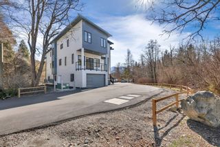 Photo 2: 1340 ZENITH Road in Squamish: Brackendale 1/2 Duplex for sale : MLS®# R2865157