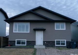 Photo 1: 224 Warwick Crescent in Warman: Residential for sale : MLS®# SK926747